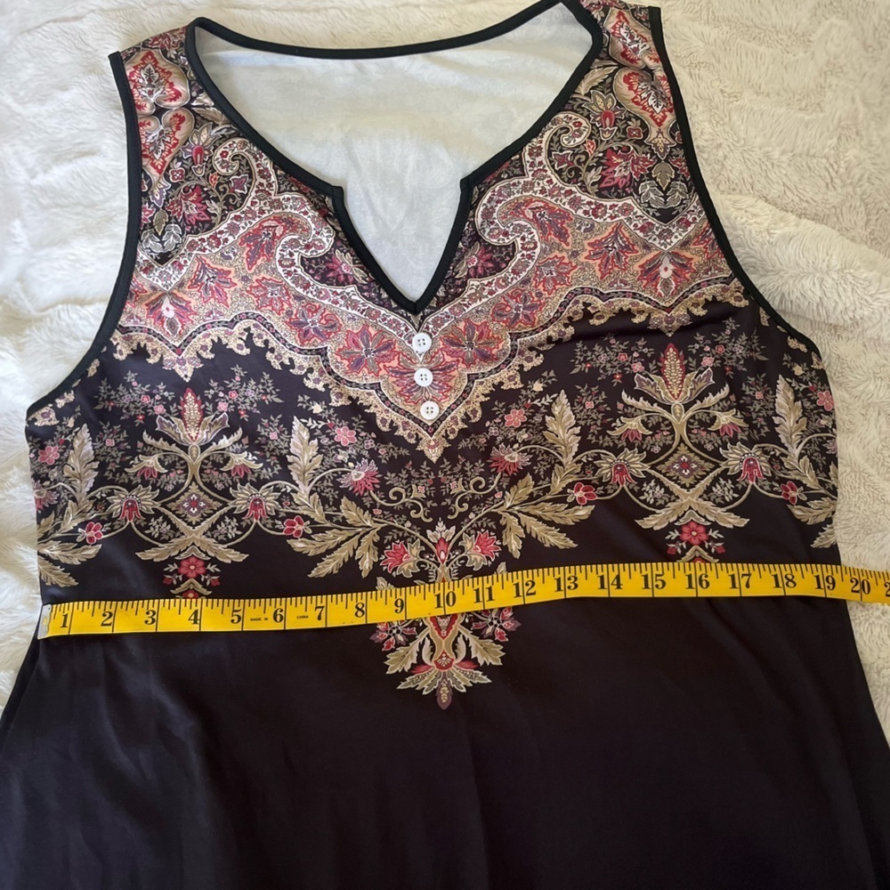 Black and Pink Paisley Sleeveless dress - Picture 4 of 5